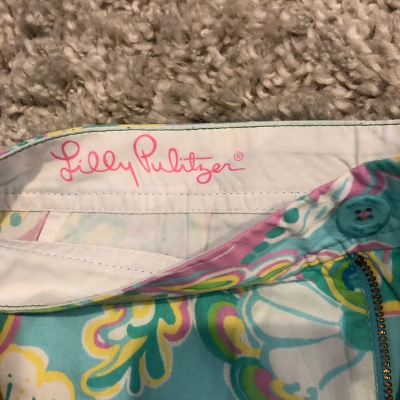Lilly Pulitzer Buttercup shorts - Picture 3 of 4